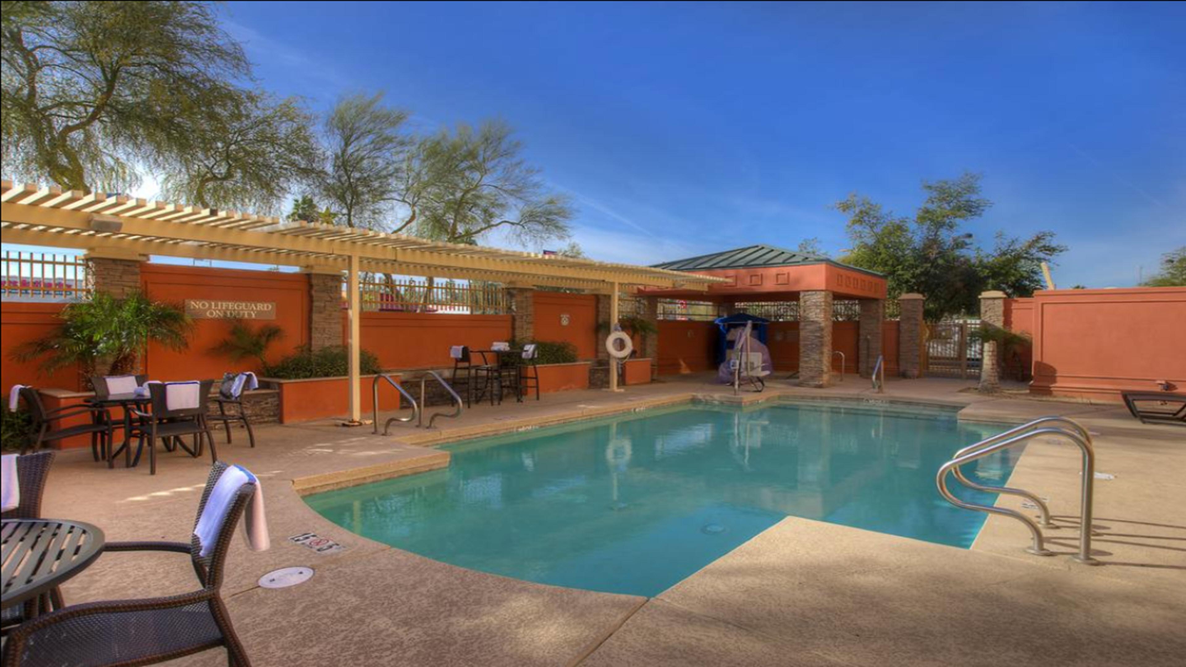 Holiday Inn Express Hotel & Suites Tempe By Ihg Exterior foto