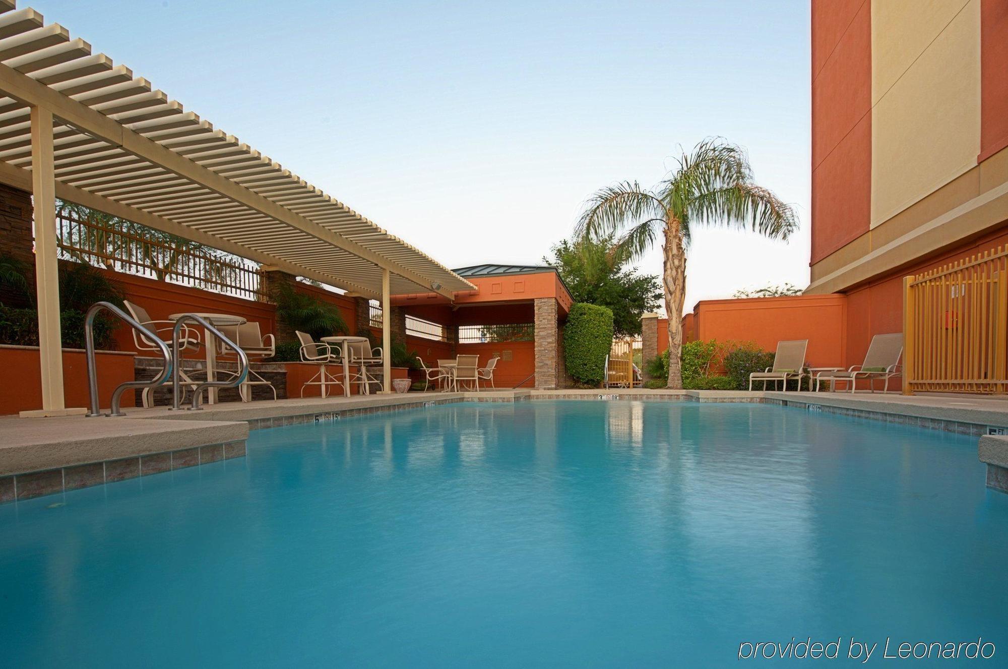 Holiday Inn Express Hotel & Suites Tempe By Ihg Exterior foto